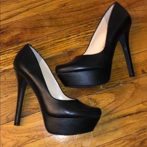 Jessica Simpson Size 6 Platform Pumps